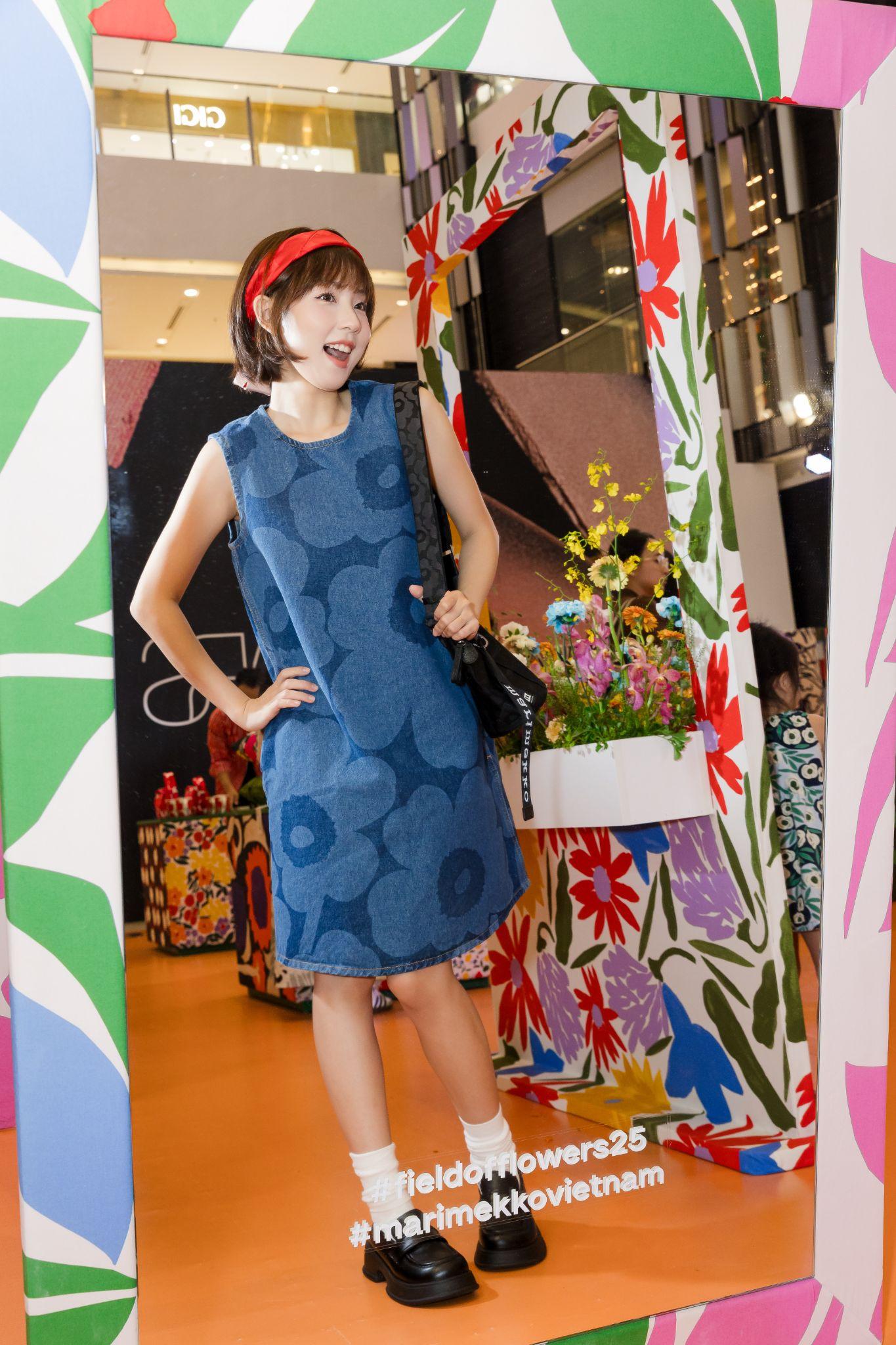 Giới mộ điệu đổ bộ check-in “cánh đồng hoa” đến từ nhà mốt thời trang Bắc Âu Marimekko- Ảnh 7. Giới mộ điệu đổ bộ check-in “cánh đồng hoa” đến từ nhà mốt thời trang Bắc Âu Marimekko- Ảnh 7.