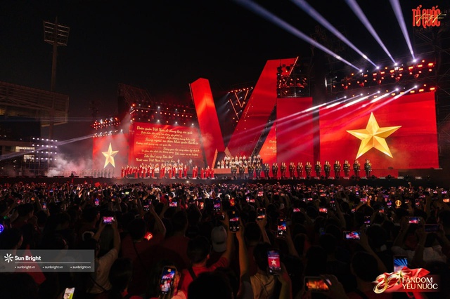 Sức nóng concert quốc gia khiến sao quốc tế cũng phải “nhường đường”- Ảnh 3.