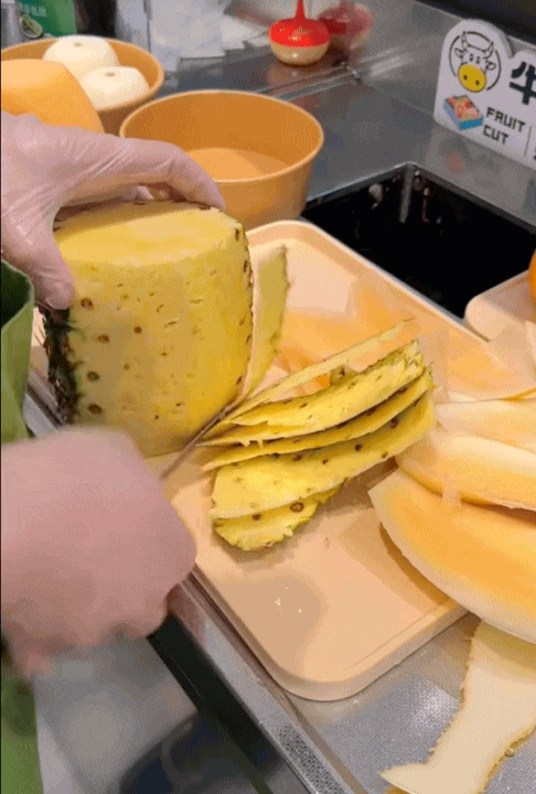 Kinh doanh hoa quả cắt sẵn: Dậy từ 4h sáng để đi mua hoa quả, có người còn đầu tư 20-40 triệu để khởi nghiệp- Ảnh 8. Kinh doanh hoa quả cắt sẵn: Dậy từ 4h sáng để đi mua hoa quả, có người còn đầu tư 20-40 triệu để khởi nghiệp- Ảnh 8.
