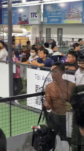 Ông xã Hồ Ngọc Hà để lộ body 6 múi cuồn cuộn trên sân pickleball khiến dân tình xuýt xoa- Ảnh 1. Ông xã Hồ Ngọc Hà để lộ body 6 múi cuồn cuộn trên sân pickleball khiến dân tình xuýt xoa- Ảnh 1.