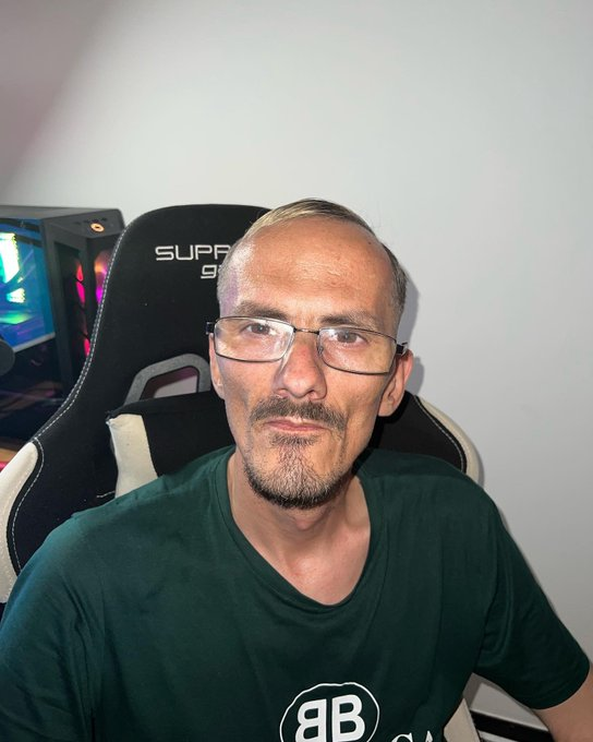 Bị ngược đãi, nam streamer "ra đi" ngay khi đang livestream- Ảnh 4.