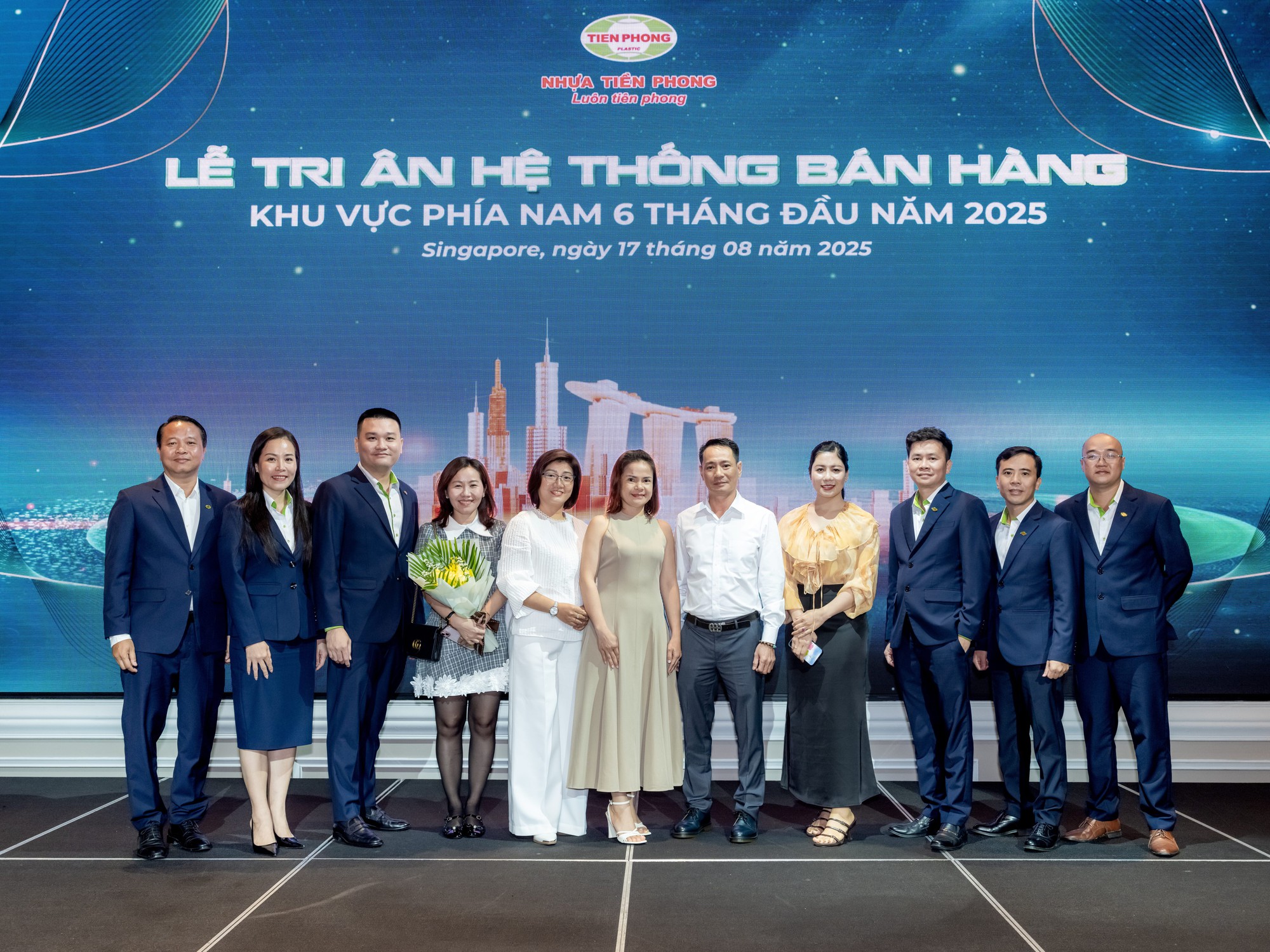 Top các nhà phân phối đạt giải tại lễ tri ân Tiền Phong Nam 2025- Ảnh 3.