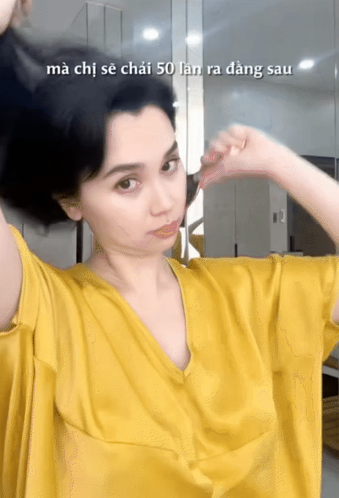 Tuổi 40, "chị bán gạo" làm một hành động này 100 lần mỗi tối, để có mái tóc suôn mượt, chắc khỏe- Ảnh 2.