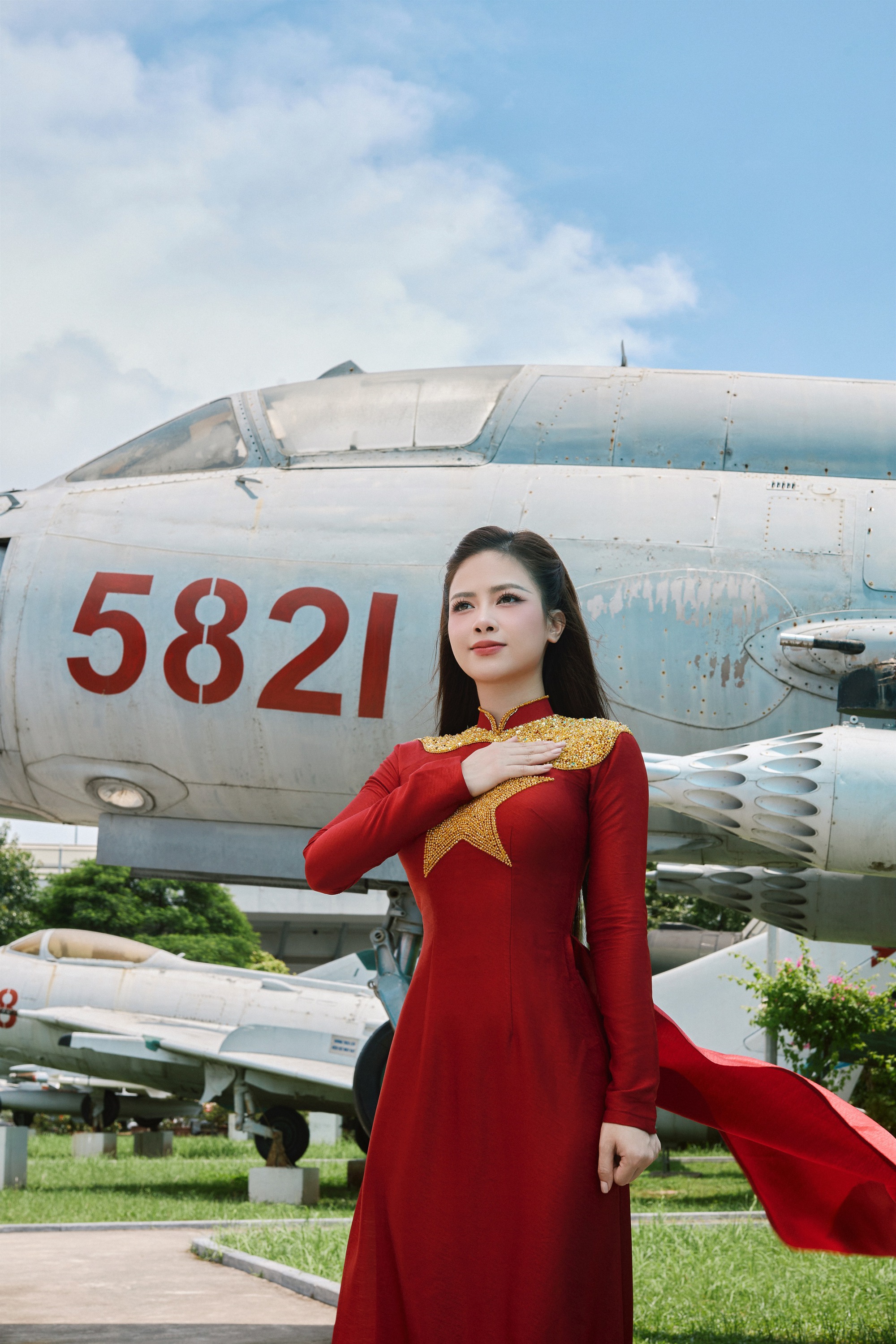 Thiếu tá Công an nhập vai "girl phố" Mai Ly lan tỏa lòng tự hào dân tộc qua tà áo dài truyền thống- Ảnh 19.