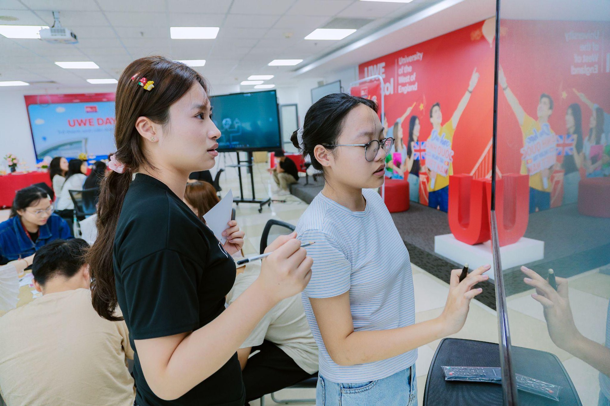 Sau “cơn bão” điểm chuẩn, 2k7 nên làm gì? Chuyên gia hé lộ lựa chọn giá trị hơn nguyện vọng 1- Ảnh 2.