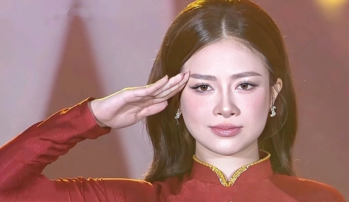 Thiếu tá Công an nhập vai "girl phố" Mai Ly lan tỏa lòng tự hào dân tộc qua tà áo dài truyền thống- Ảnh 12.