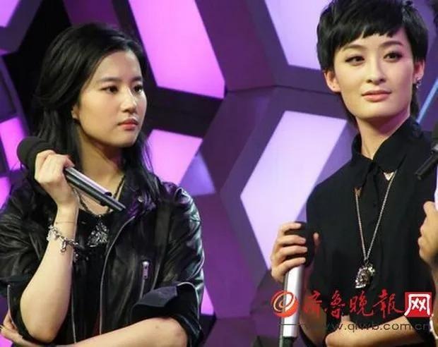 Cú tái hợp được mong ngóng nhất châu Á: Cô dâu Lưu Diệc Phi - chú rể Song Seung Hun cưới nhau sẽ thế nào?- Ảnh 3. Cú tái hợp được mong ngóng nhất châu Á: Cô dâu Lưu Diệc Phi - chú rể Song Seung Hun cưới nhau sẽ thế nào?- Ảnh 3.