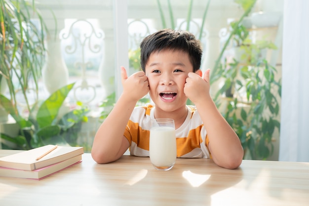 Trong môi trường nhiệt đới như ở Việt Nam, mẹ cần lưu ý điều gì khi xây dựng chế độ dinh dưỡng cho các bé- Ảnh 3.