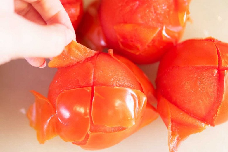 Ký ức ngọt ngào từ những bữa cơm của bà ngoại giúp tôi làm ra món sốt cà chua cực ngon mà siêu dễ- Ảnh 3.