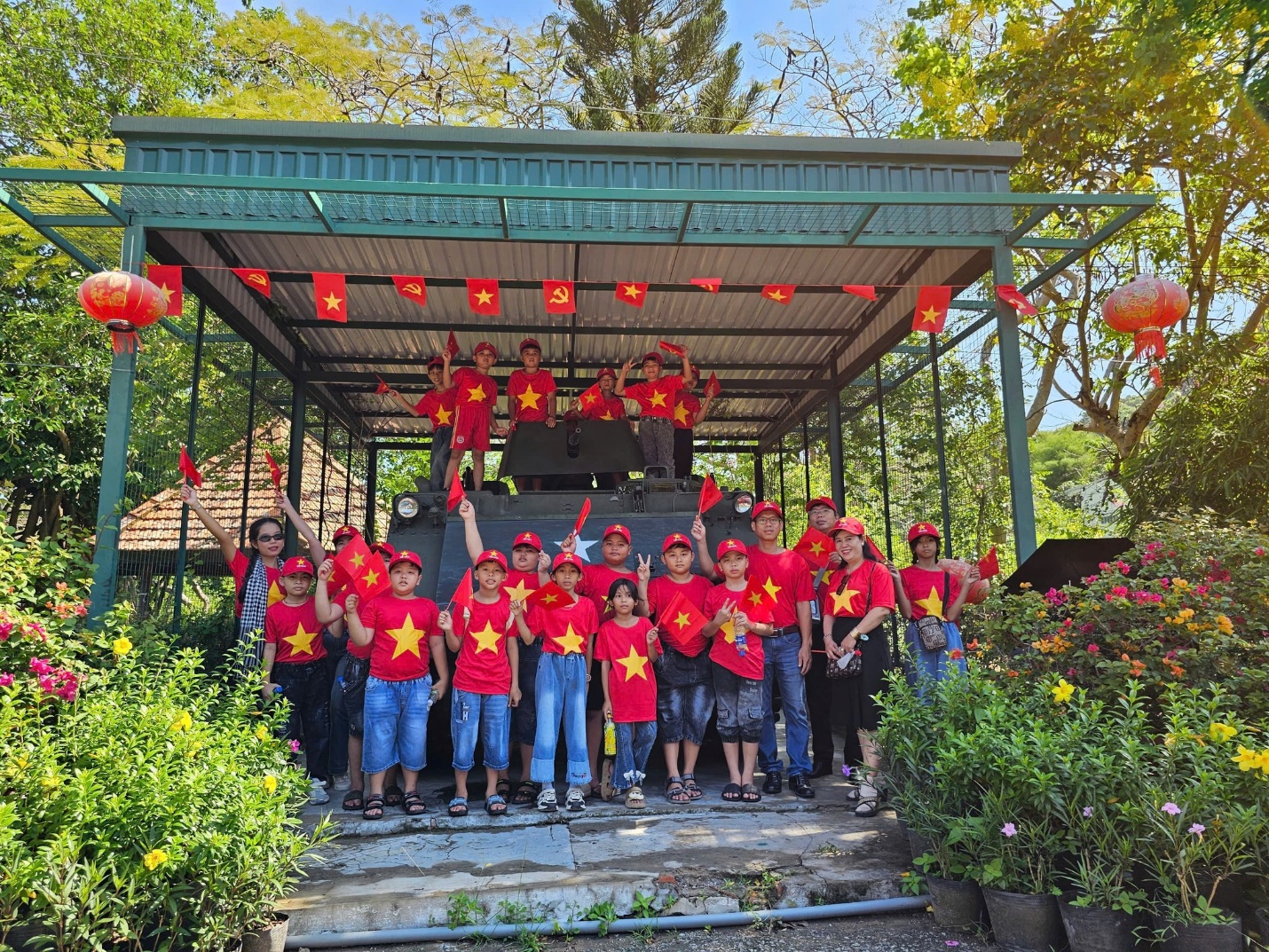 Vách đá lịch sử giữa lòng An Giang- Ảnh 2.