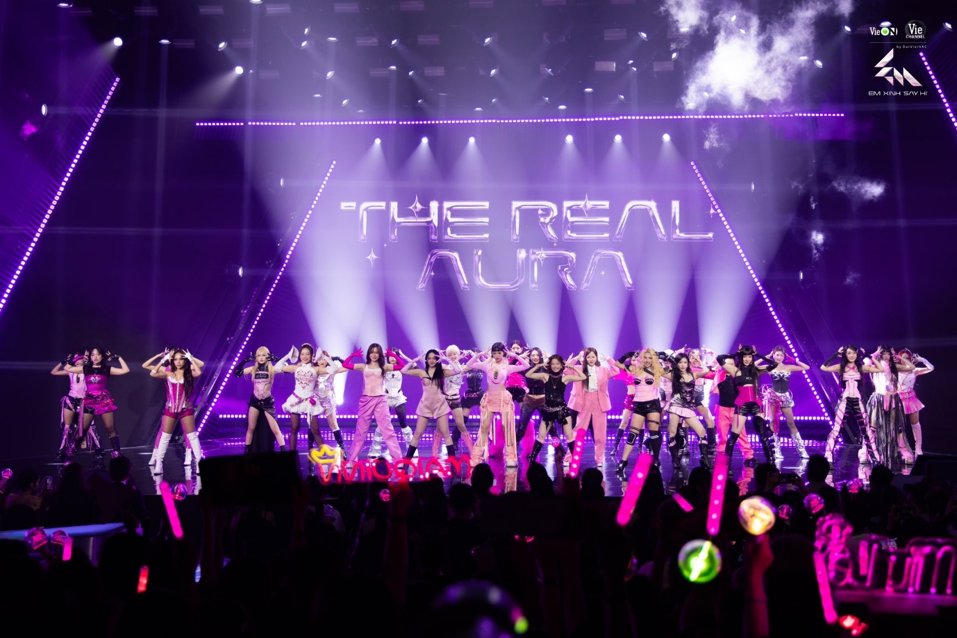 Xinhiu thay nhau đoán setlist concert Em Xinh “Say Hi”: Sẽ có "The Real Aura" phiên bản mới?- Ảnh 1. Xinhiu thay nhau đoán setlist concert Em Xinh “Say Hi”: Sẽ có "The Real Aura" phiên bản mới?- Ảnh 1.
