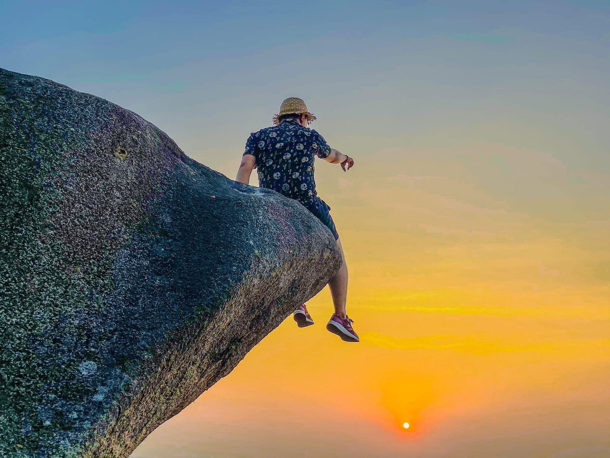Vách đá lịch sử giữa lòng An Giang- Ảnh 4.