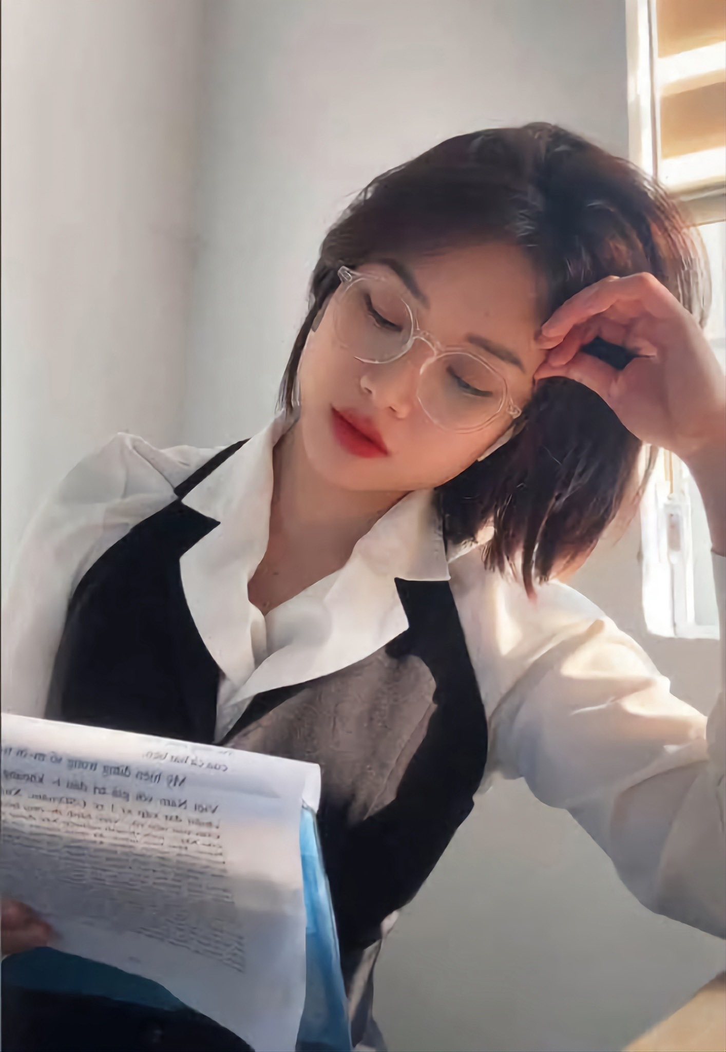 Danh tính cô gái trẻ tung võ nghệ "hạ gục" thanh niên xăm trổ hung hãn trong hầm để xe- Ảnh 11.