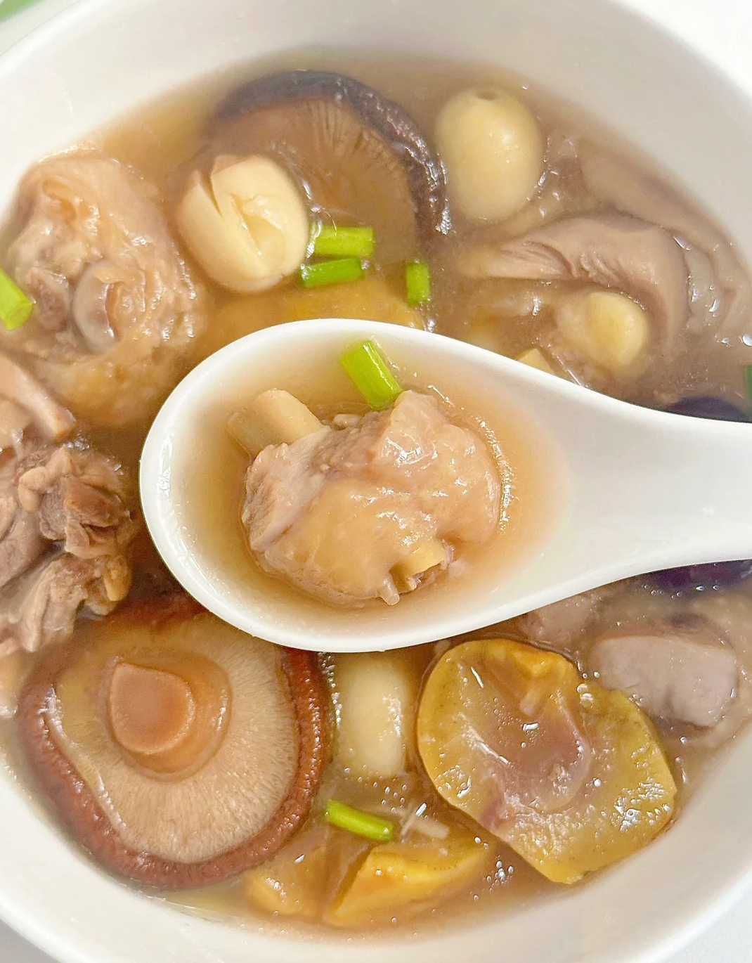 Đây là nguyên liệu được khuyến khích ăn 2 lần/tuần: Dùng nấu 3 món ngon, tốt cho mọi lứa tuổi vào mùa thu- Ảnh 13.