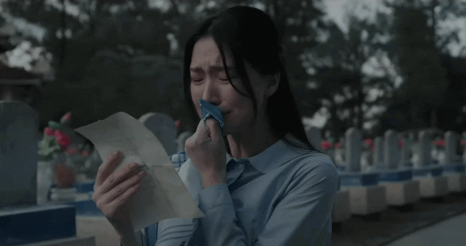 Chuyện “tâm linh” xảy ra ở Nghĩa trang Trường Sơn lúc quay MV "Nỗi Đau Giữa Hòa Bình" của Hòa Minzy- Ảnh 4.