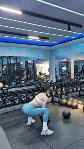 Thiều Bảo Trâm có thể thẩm mỹ để mặt đẹp hơn, nhưng để có body đỉnh chóp chắc chắn là... tập gym hùng hục!- Ảnh 3.
