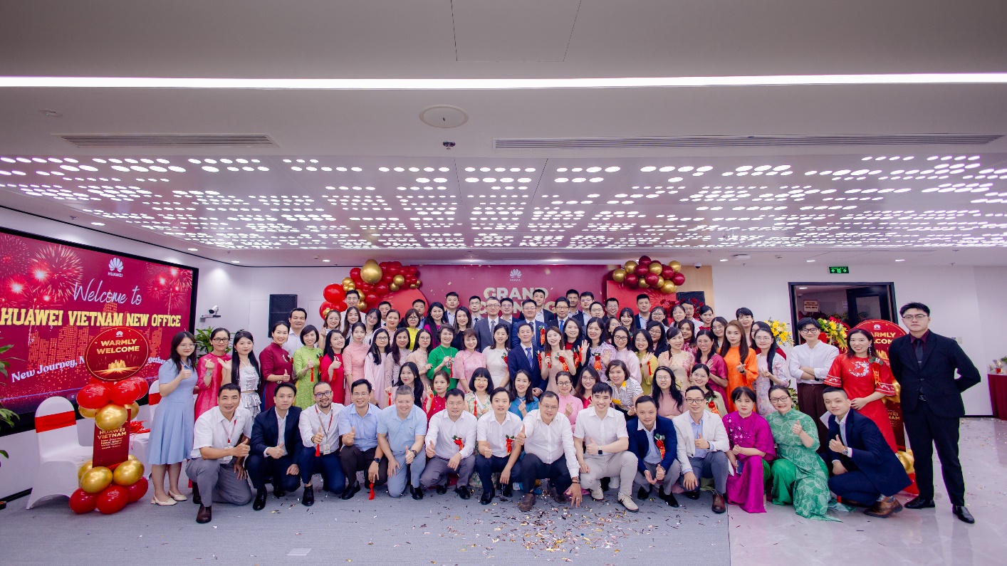 Huawei Việt Nam trở thành "Nơi làm việc tốt nhất Châu Á" - HR Asia Awards 2025- Ảnh 2.