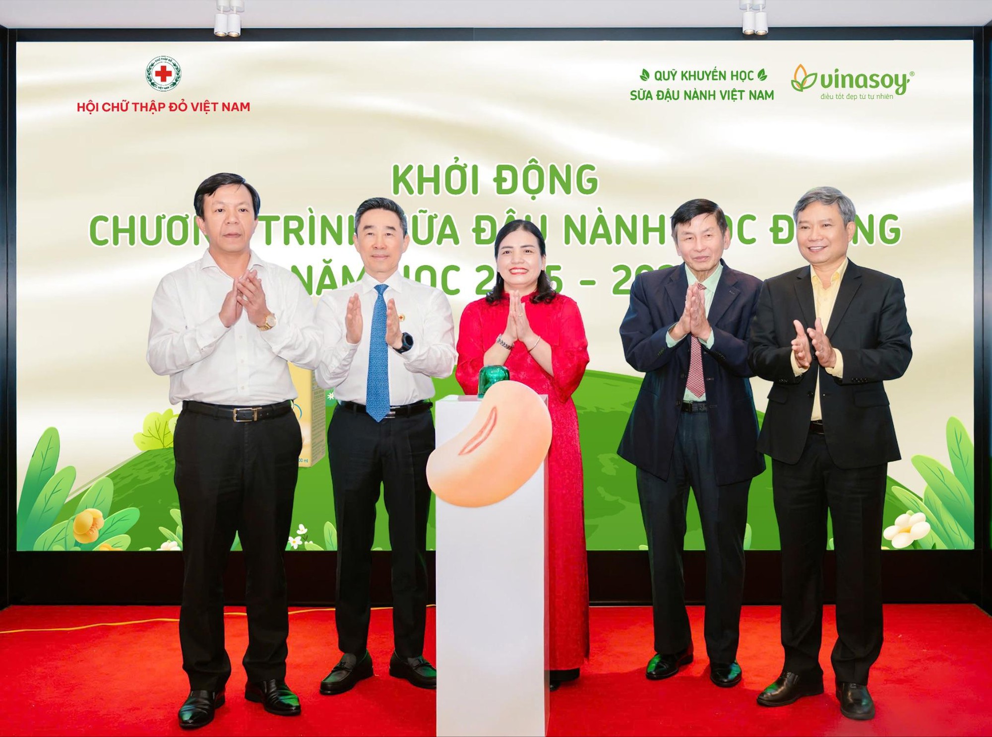 “Sữa đậu nành học đường” - Hành trình 10 năm bền bỉ trao dinh dưỡng lành, gieo mầm tương lai xanh- Ảnh 2.