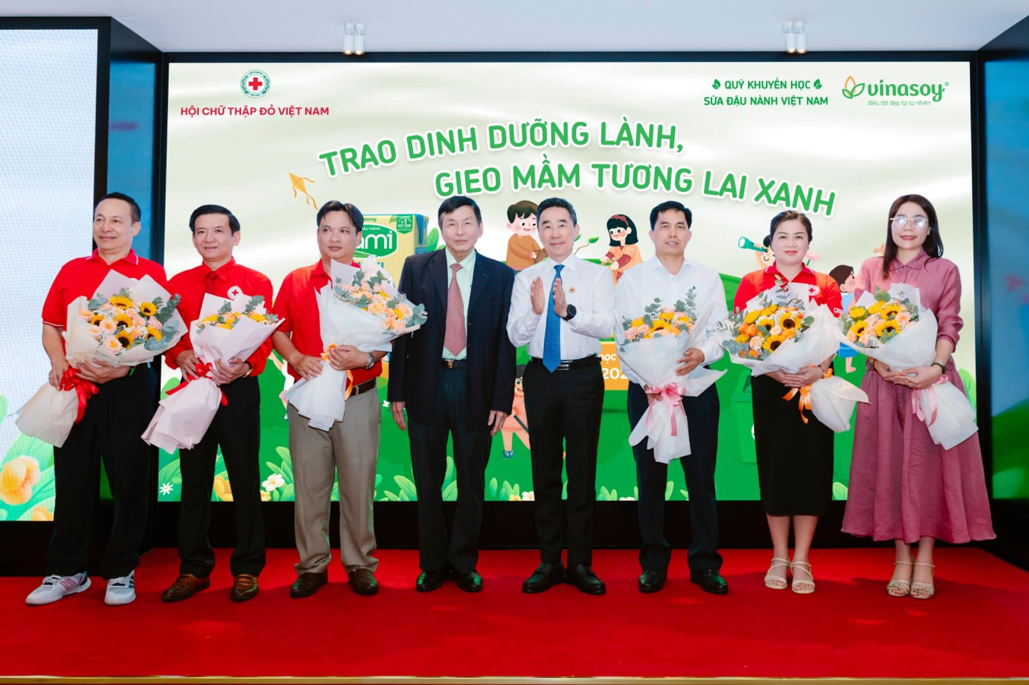 “Sữa đậu nành học đường” - Hành trình 10 năm bền bỉ trao dinh dưỡng lành, gieo mầm tương lai xanh- Ảnh 5.