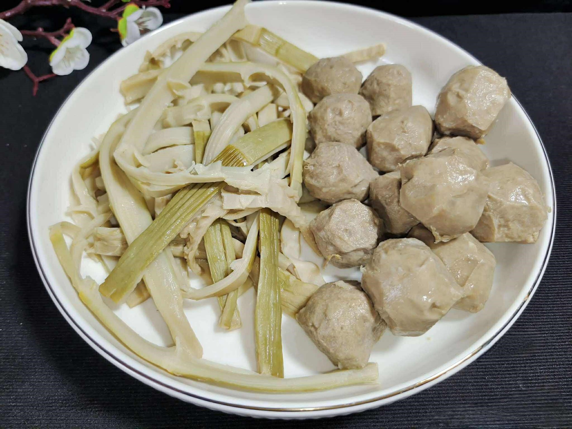 Nấu chung 3 nguyên liệu này với nhau bạn sẽ được món canh ngọt ngon "hạ gục" vị giác, ai ăn cũng khen- Ảnh 2.