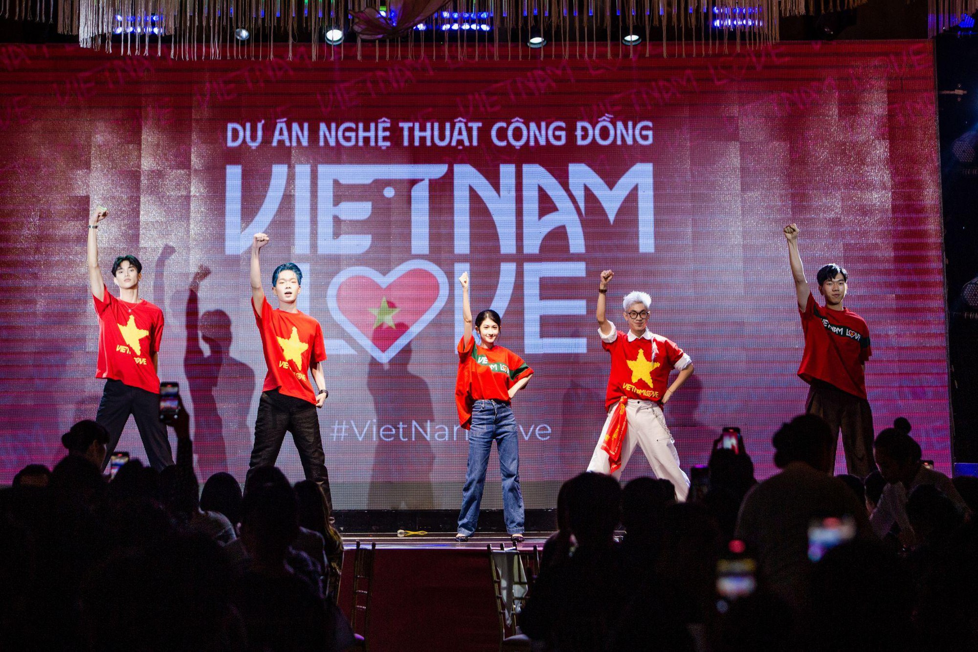 Bùng nổ thử thách Vũ Điệu Tự Hào trên TikTok, bắt beat thật hay rinh quà liền tay!- Ảnh 1.