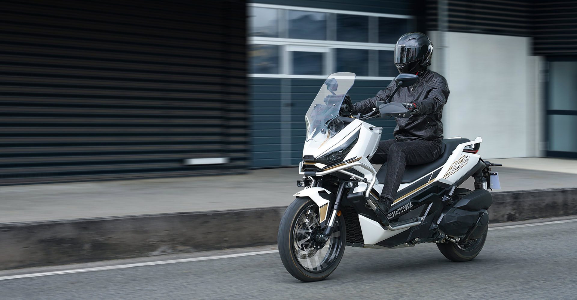 Vừa ra mắt Việt Nam xe tay ga dân phượt thích mê: Sức mạnh và công nghệ vượt xe Honda, Yamaha, giá rẻ hơn- Ảnh 1.