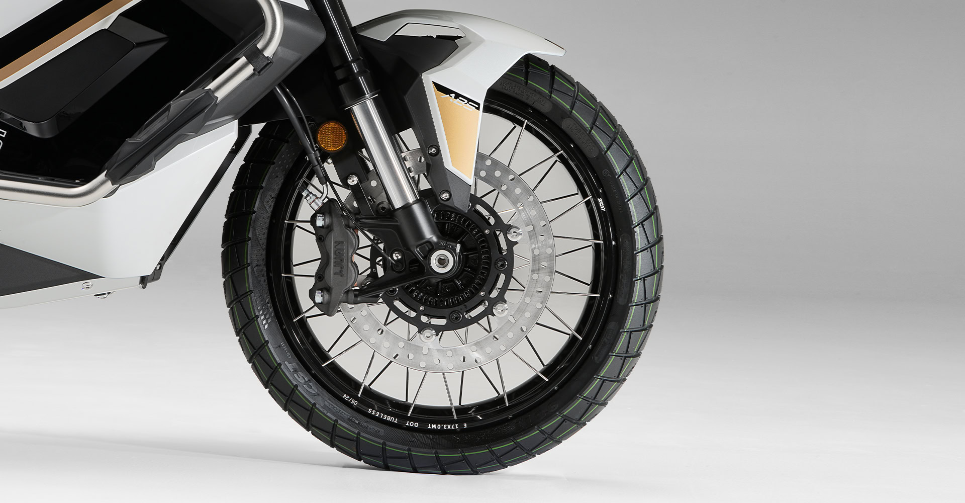 Vừa ra mắt Việt Nam xe tay ga dân phượt thích mê: Sức mạnh và công nghệ vượt xe Honda, Yamaha, giá rẻ hơn- Ảnh 11.