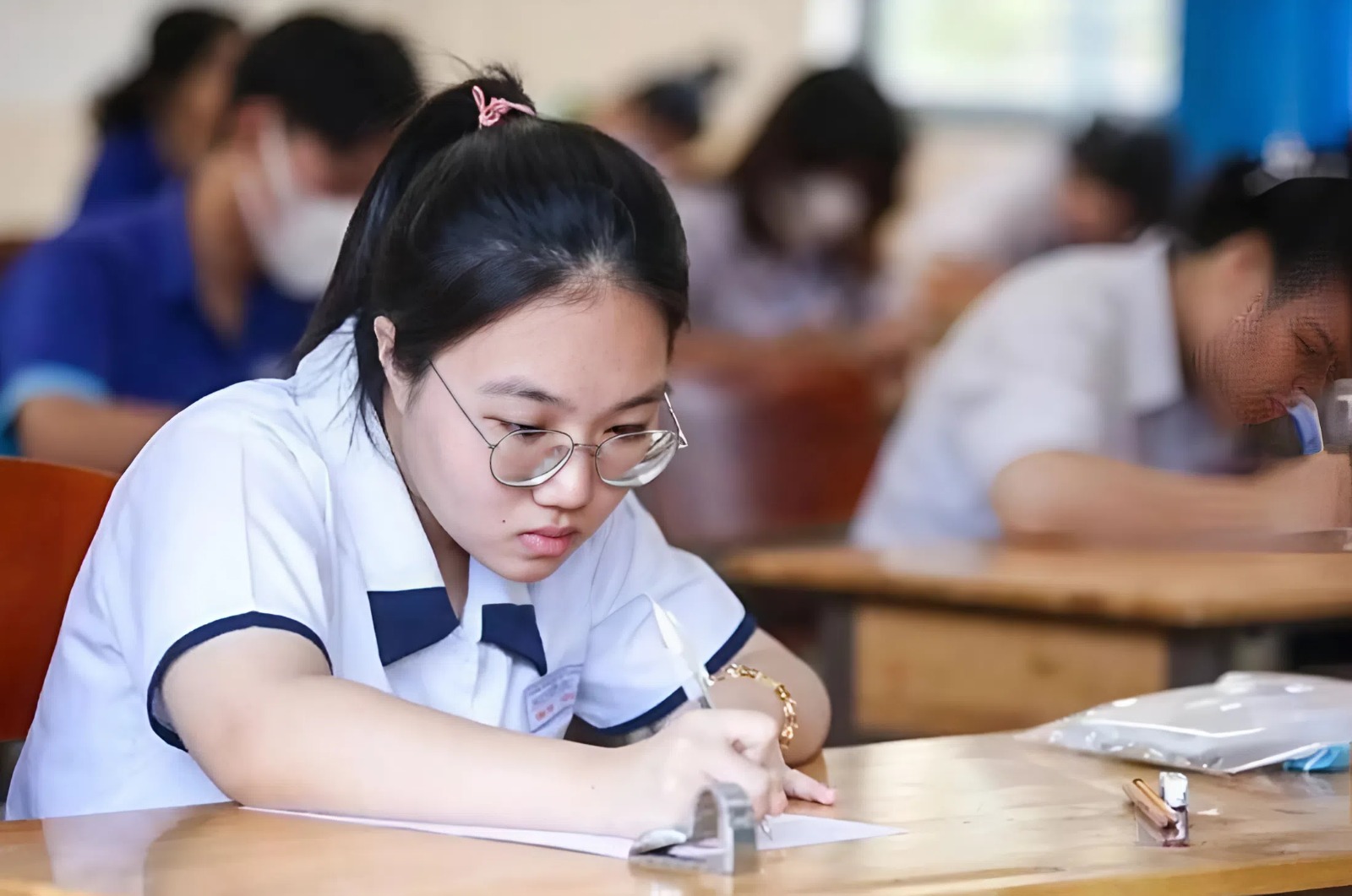 Tranh cãi: Một chính sách trong tuyển sinh ĐH đang vô tình ưu ái học sinh khá giả, gây mất công bằng xã hội?- Ảnh 1.