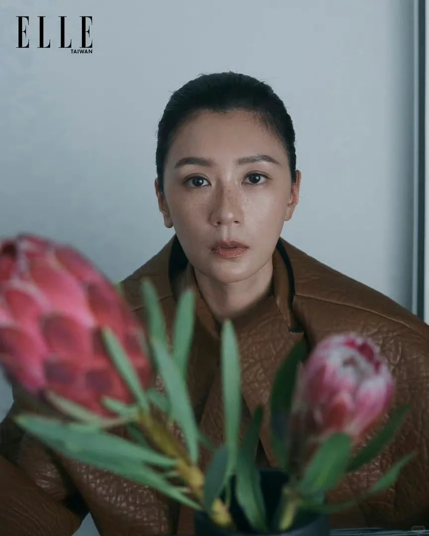 Nàng "Triệu Mẫn đẹp nhất màn ảnh" Giả Tịnh Văn để móng tay màu vàng: Bí quyết phong thủy hút may mắn, tài lộc?- Ảnh 3.