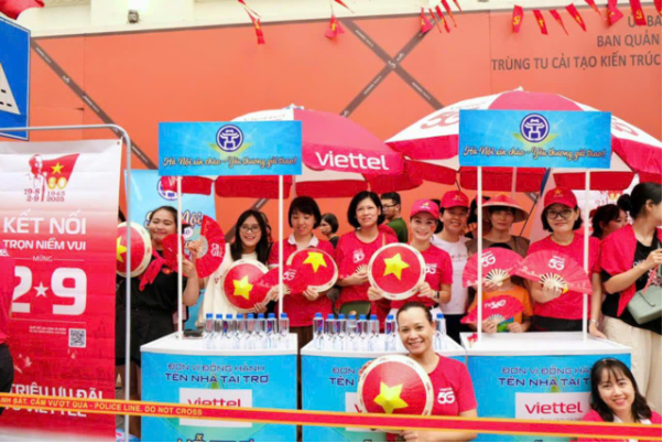 Diễu binh Quốc khánh: 67 điểm phát miễn phí nhu yếu phẩm phục vụ người dân- Ảnh 7.