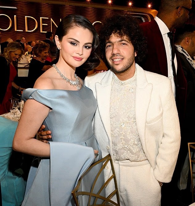 Vợ chồng con cả nhà Beckham mất hút trong tiệc độc thân của Selena Gomez: Tình bạn vàng nay đã rạn nứt?- Ảnh 7. Vợ chồng con cả nhà Beckham mất hút trong tiệc độc thân của Selena Gomez: Tình bạn vàng nay đã rạn nứt?- Ảnh 7.