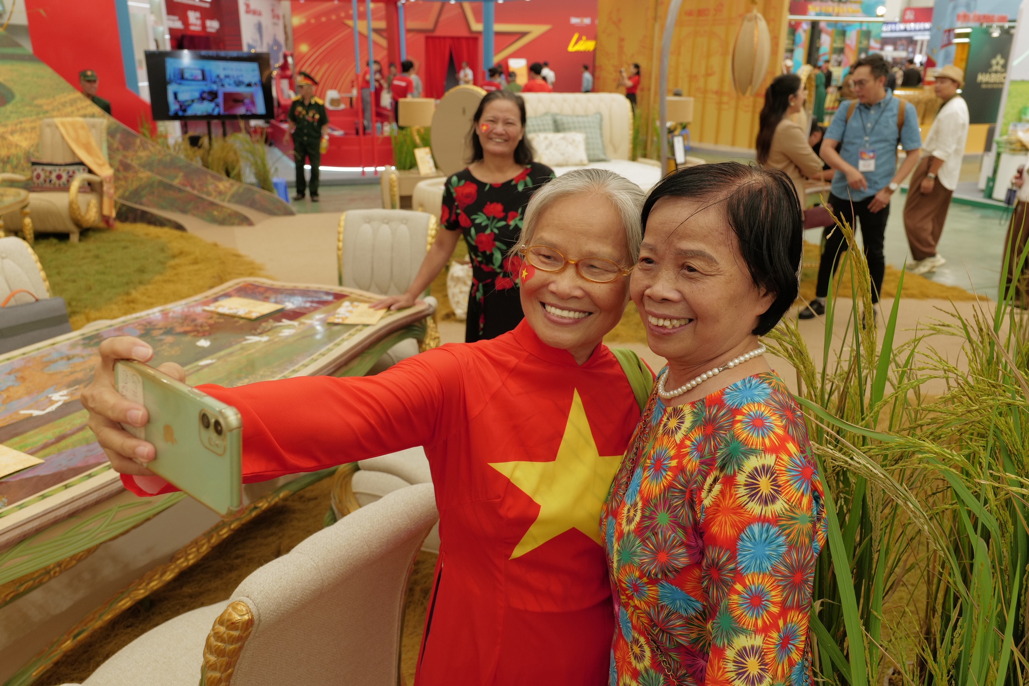 Nội thất sáng tạo Đòng Đòng tự hào góp mặt tại Triển lãm “80 năm Hành trình Độc lập - Tự do - Hạnh phúc”- Ảnh 3.