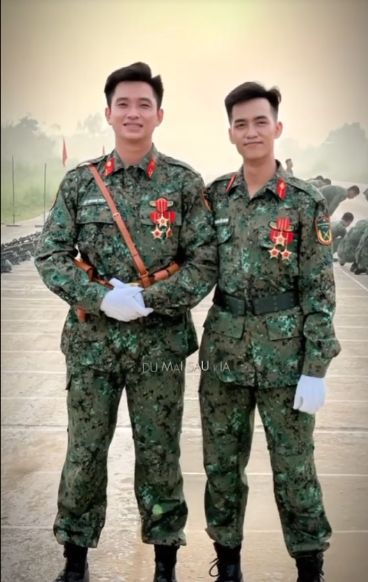 Thượng uý Lê Hoàng Hiệp được đồng đội "bảo vệ 24/24", theo sát nhắc nhở: Anh đừng có vẫy nữa!- Ảnh 6.