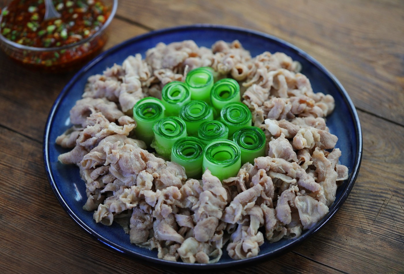 Công thức "gây nghiện": Món thịt bò cuộn sốt tỏi ngon đến mức đồng nghiệp và hàng xóm tranh nhau xin ăn- Ảnh 6. Công thức "gây nghiện": Món thịt bò cuộn sốt tỏi ngon đến mức đồng nghiệp và hàng xóm tranh nhau xin ăn- Ảnh 6.