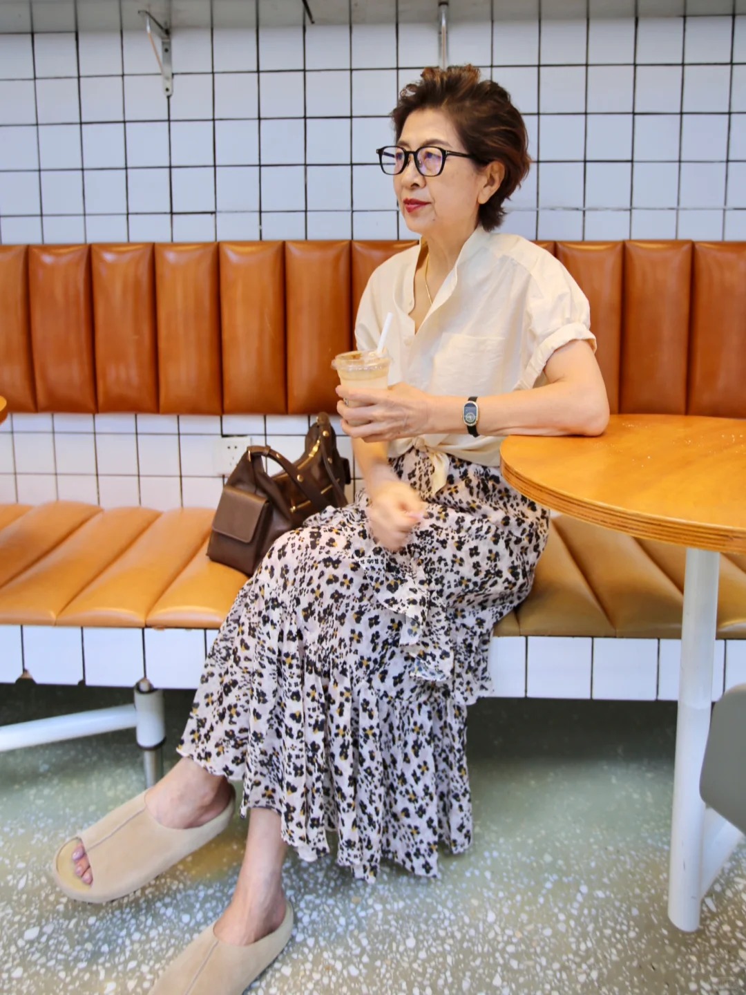 Làm blogger thời trang ở tuổi 67: Không nghỉ hưu nhàn rỗi, "bà ngoại sành điệu" chọn thời trang làm tuyên ngôn chống lão hóa- Ảnh 8. Làm blogger thời trang ở tuổi 67: Không nghỉ hưu nhàn rỗi, "bà ngoại sành điệu" chọn thời trang làm tuyên ngôn chống lão hóa- Ảnh 8.