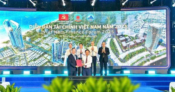 Vietcombank hợp tác với TP Đà Nẵng phát triển dịch vụ tại IFC Đà Nẵng- Ảnh 1.
