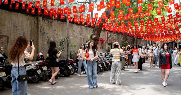 Gợi ý để tận hưởng 2/9: Vui chơi thoải mái, lên đồ đẹp cùng Kaleea- Ảnh 1.