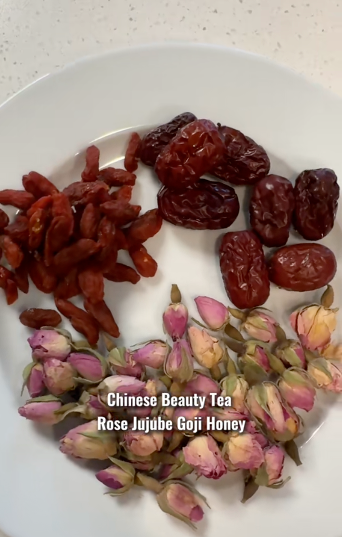 48 tuổi, tôi duy trì uống cốc trà dưỡng nhan này mỗi ngày- Ảnh 3.