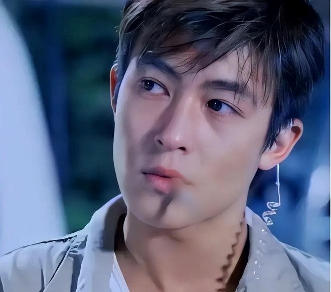 6 mỹ nhân liên luỵ trong scandal "trai hư lộ 1.300 ảnh nóng": Chung Hân Đồng - Trương Bá Chi chưa phải người thảm nhất- Ảnh 1. 6 mỹ nhân liên luỵ trong scandal "trai hư lộ 1.300 ảnh nóng": Chung Hân Đồng - Trương Bá Chi chưa phải người thảm nhất- Ảnh 1.
