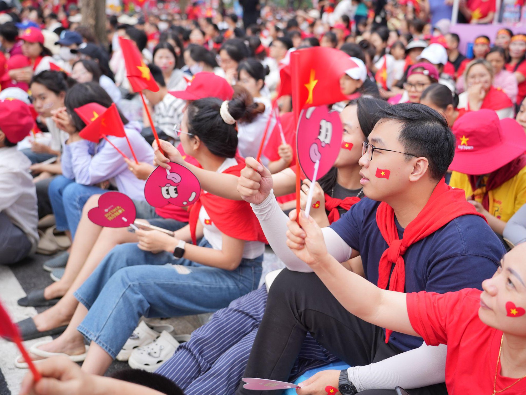 Lotte tặng miễn phí 5000 phần quà cho người dân theo dõi duyệt binh Quốc Khánh- Ảnh 5.