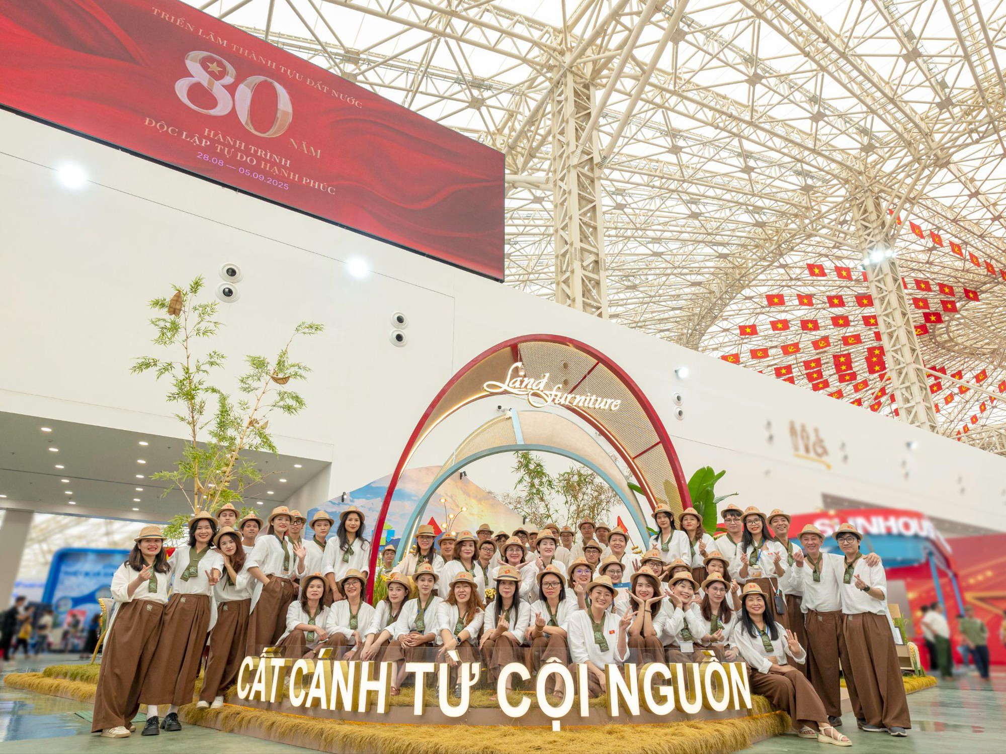 Thương hiệu Quốc gia Landco Corporation trong hành trình "Khởi nghiệp kiến quốc"- Ảnh 5. Thương hiệu Quốc gia Landco Corporation trong hành trình "Khởi nghiệp kiến quốc"- Ảnh 5.