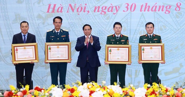MB vinh dự đón nhận Huân chương Bảo vệ Tổ quốc hạng Nhất- Ảnh 1. MB vinh dự đón nhận Huân chương Bảo vệ Tổ quốc hạng Nhất- Ảnh 1.
