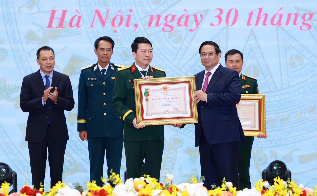 MB vinh dự đón nhận Huân chương Bảo vệ Tổ quốc hạng Nhất- Ảnh 2. MB vinh dự đón nhận Huân chương Bảo vệ Tổ quốc hạng Nhất- Ảnh 2.