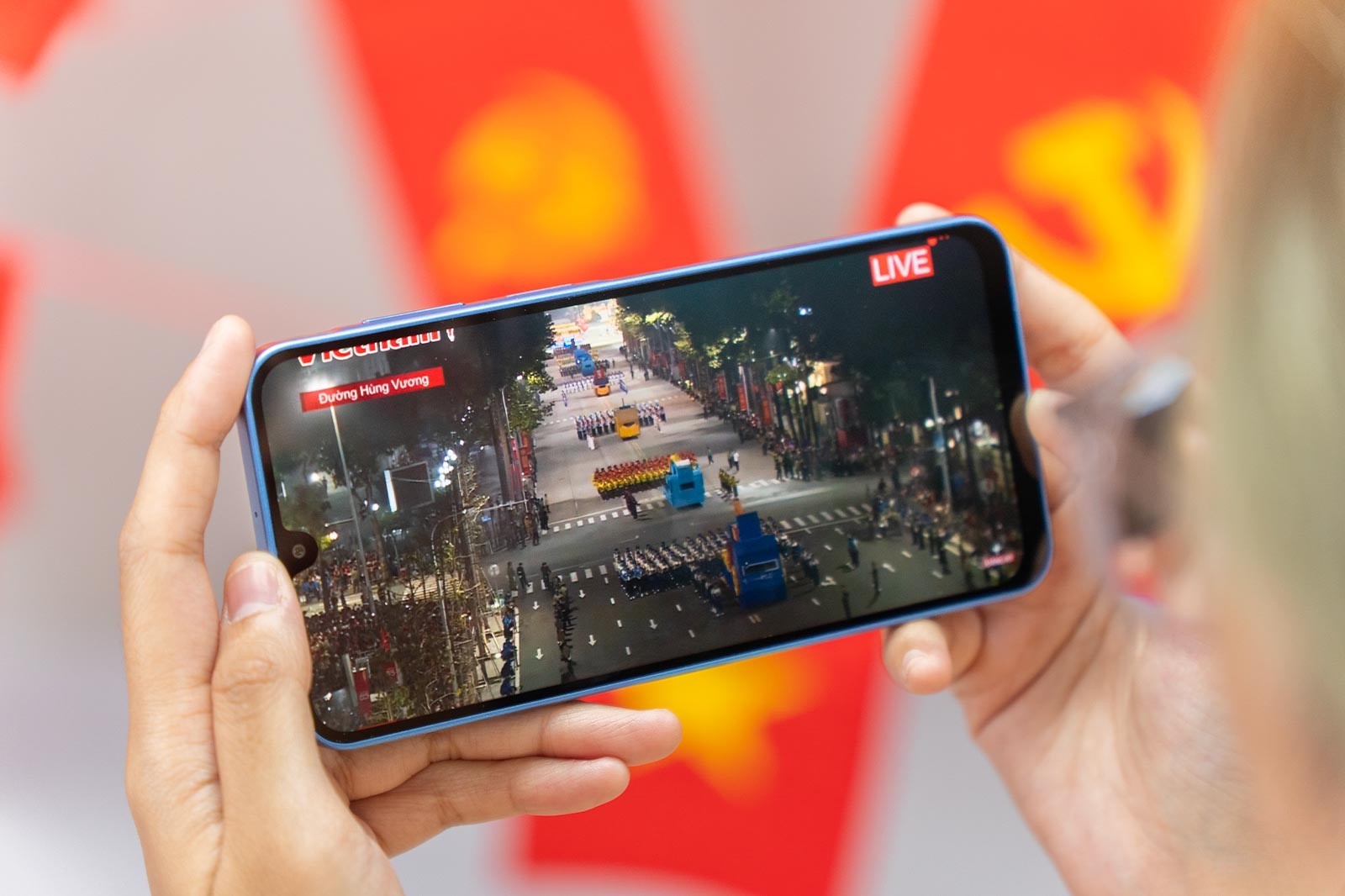 Đu concert Quốc gia ngay tại nhà cùng Galaxy A17 5G – Trải nghiệm xem mượt mà, sẵn sàng cháy trọn vibe tự hào- Ảnh 2. Đu concert Quốc gia ngay tại nhà cùng Galaxy A17 5G – Trải nghiệm xem mượt mà, sẵn sàng cháy trọn vibe tự hào- Ảnh 2.