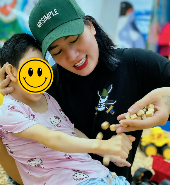 Con gái nữ diễn viên Vbiz bị bại não: Nhiễm khuẩn từ trong bụng mẹ, 14 tuổi như bé sơ sinh- Ảnh 7.