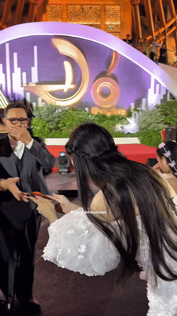 Lọ Lem nhà MC Quyền Linh lộ sắc vóc thật, vừa xuất hiện đã làm 1 hành động "đủ wow"- Ảnh 4.