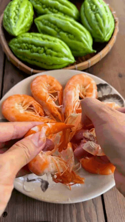 Món khổ qua nhồi thịt làm thêm bước này vừa sang xịn hơn mà ăn ngon bất ngờ, đến nhà hàng cũng phải "chào thua"- Ảnh 3.
