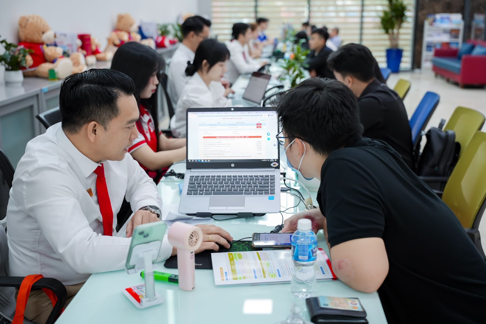 “Chốt” đăng ký nguyện vọng, thí sinh vẫn tìm thêm cơ hội chắc suất vào đại học- Ảnh 3.