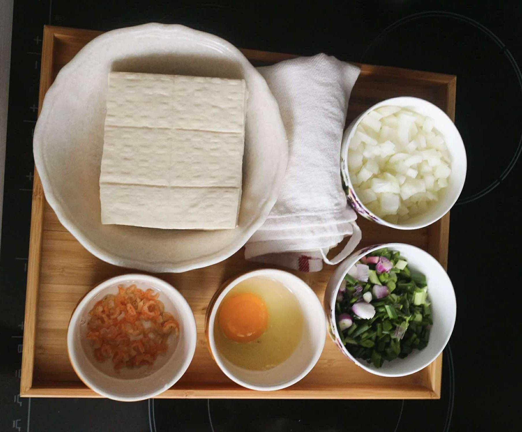 Muốn giảm cân mà thèm cơm rang thì làm ngay theo công thức này: Dễ nấu mà giòn ngon không thua "phiên bản thật"- Ảnh 1. Muốn giảm cân mà thèm cơm rang thì làm ngay theo công thức này: Dễ nấu mà giòn ngon không thua "phiên bản thật"- Ảnh 1.