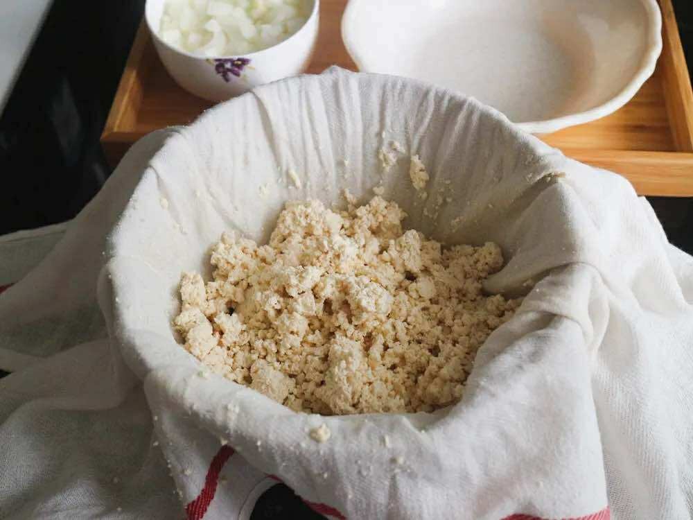 Muốn giảm cân mà thèm cơm rang thì làm ngay theo công thức này: Dễ nấu mà giòn ngon không thua "phiên bản thật"- Ảnh 2. Muốn giảm cân mà thèm cơm rang thì làm ngay theo công thức này: Dễ nấu mà giòn ngon không thua "phiên bản thật"- Ảnh 2.